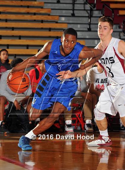Thumbnail 1 in Windward vs. JSerra Catholic (Nike Extravaganza) photogallery.