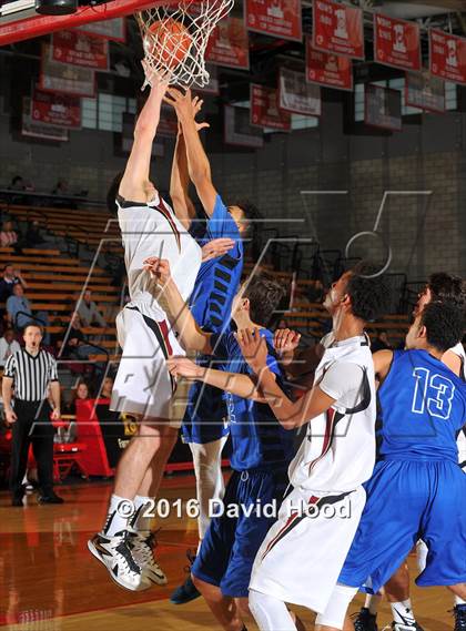 Thumbnail 3 in Windward vs. JSerra Catholic (Nike Extravaganza) photogallery.