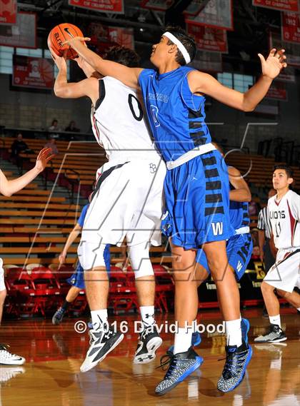Thumbnail 3 in Windward vs. JSerra Catholic (Nike Extravaganza) photogallery.