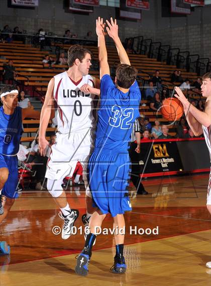 Thumbnail 2 in Windward vs. JSerra Catholic (Nike Extravaganza) photogallery.