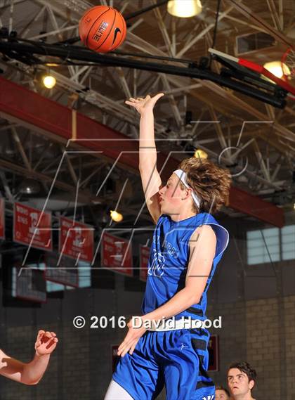Thumbnail 3 in Windward vs. JSerra Catholic (Nike Extravaganza) photogallery.