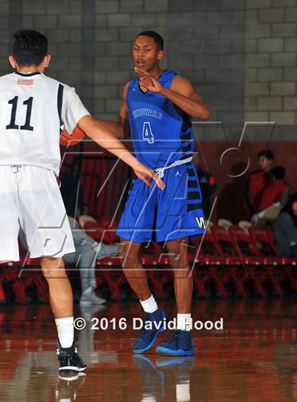 Thumbnail 1 in Windward vs. JSerra Catholic (Nike Extravaganza) photogallery.