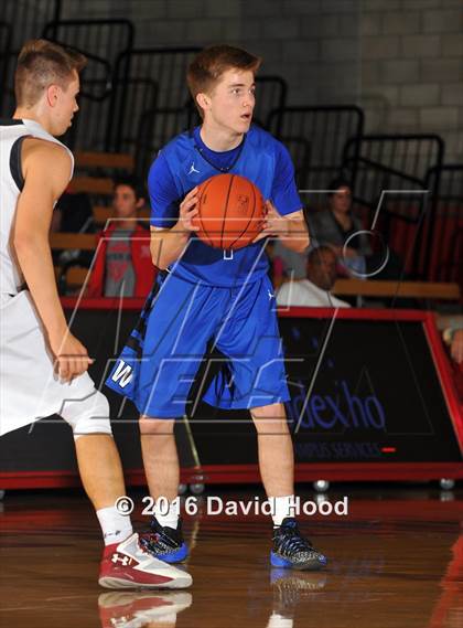 Thumbnail 2 in Windward vs. JSerra Catholic (Nike Extravaganza) photogallery.
