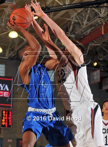 Thumbnail 1 in Windward vs. JSerra Catholic (Nike Extravaganza) photogallery.