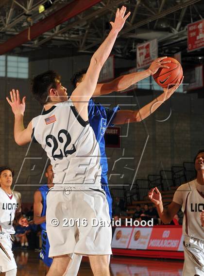 Thumbnail 1 in Windward vs. JSerra Catholic (Nike Extravaganza) photogallery.