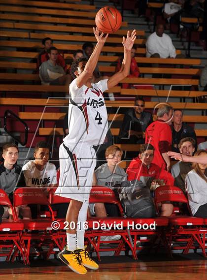 Thumbnail 3 in Windward vs. JSerra Catholic (Nike Extravaganza) photogallery.