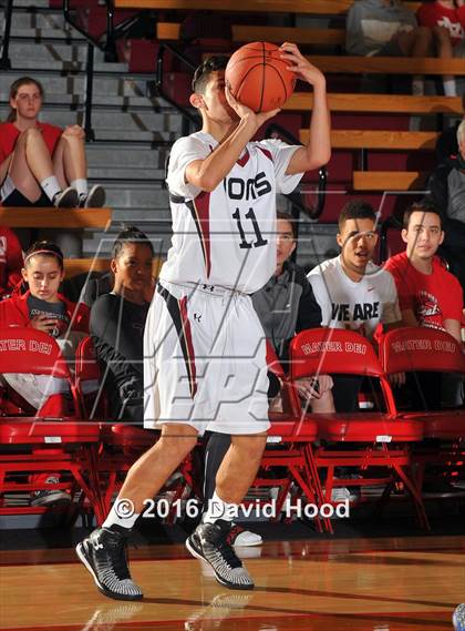 Thumbnail 1 in Windward vs. JSerra Catholic (Nike Extravaganza) photogallery.
