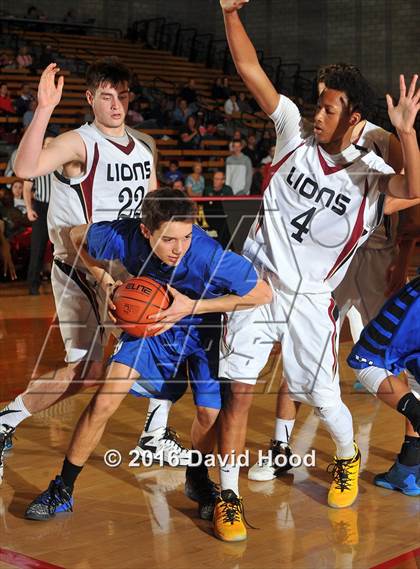 Thumbnail 2 in Windward vs. JSerra Catholic (Nike Extravaganza) photogallery.