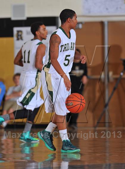 Thumbnail 3 in Aurora Central vs. Arapahoe (Rock Canyon Winter Classic) photogallery.