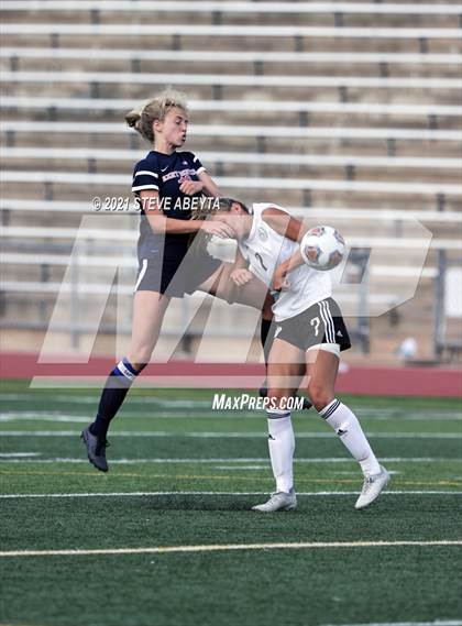 Thumbnail 3 in Kent Denver vs Jefferson Academy (CHSAA 3A Semifinal) photogallery.