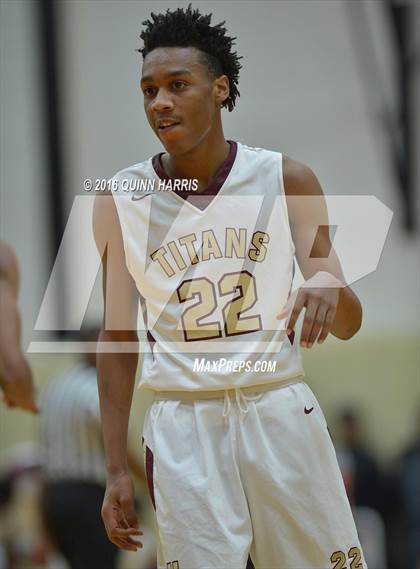 Thumbnail 3 in Uplift vs Morgan Park (Proviso West Holiday Tournament) photogallery.