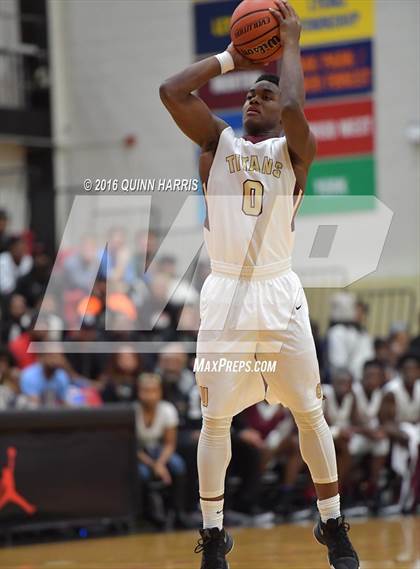 Thumbnail 3 in Uplift vs Morgan Park (Proviso West Holiday Tournament) photogallery.