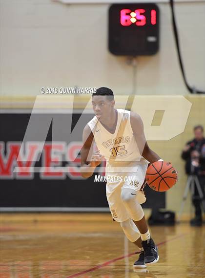 Thumbnail 2 in Uplift vs Morgan Park (Proviso West Holiday Tournament) photogallery.