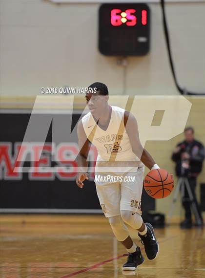 Thumbnail 1 in Uplift vs Morgan Park (Proviso West Holiday Tournament) photogallery.