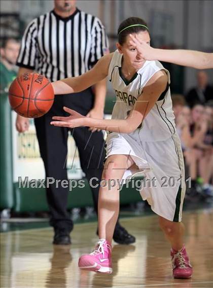 Thumbnail 2 in Appleton East @ Oshkosh North photogallery.