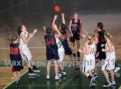 Thumbnail 3 in Appleton East @ Oshkosh North photogallery.
