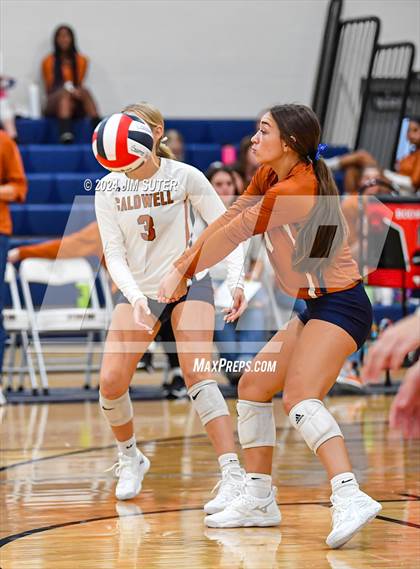 Thumbnail 3 in Caldwell vs Lexington photogallery.