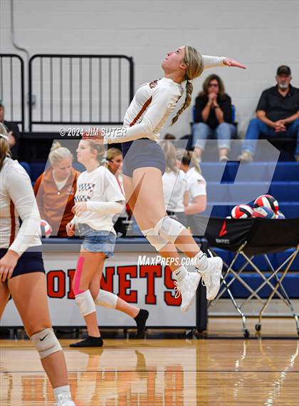 Thumbnail 2 in Caldwell vs Lexington photogallery.