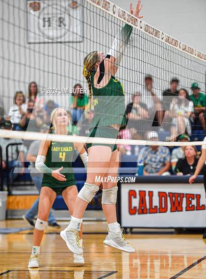 Thumbnail 3 in Caldwell vs Lexington photogallery.