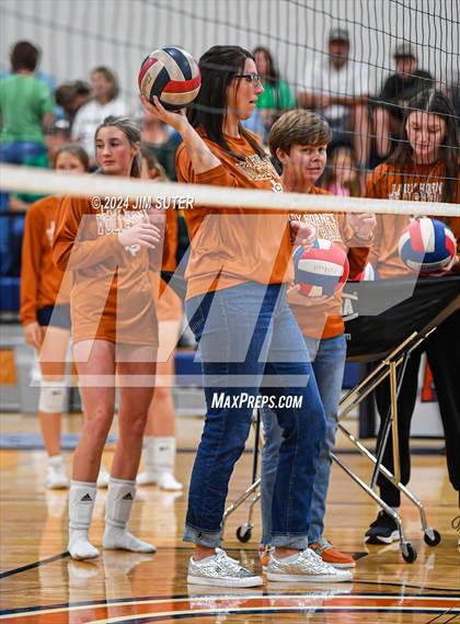 Thumbnail 3 in Caldwell vs Lexington photogallery.