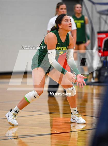Thumbnail 3 in Caldwell vs Lexington photogallery.