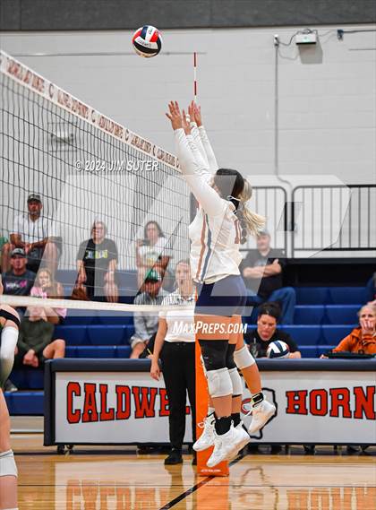 Thumbnail 3 in Caldwell vs Lexington photogallery.