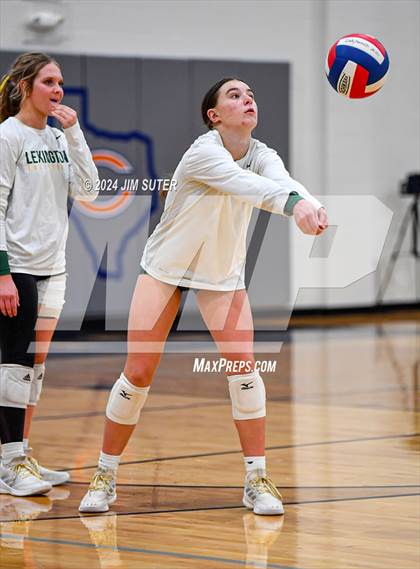 Thumbnail 2 in Caldwell vs Lexington photogallery.
