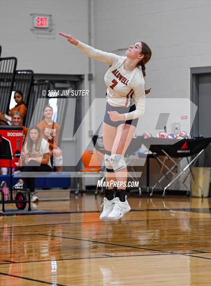 Thumbnail 3 in Caldwell vs Lexington photogallery.