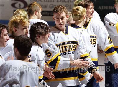 Thumbnail 3 in Webster-Thomas vs Thousand Islands (NYSPHSAA D2 Final) photogallery.