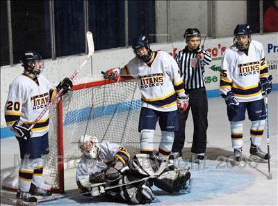 Thumbnail 1 in Webster-Thomas vs Thousand Islands (NYSPHSAA D2 Final) photogallery.