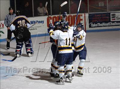 Thumbnail 2 in Webster-Thomas vs Thousand Islands (NYSPHSAA D2 Final) photogallery.