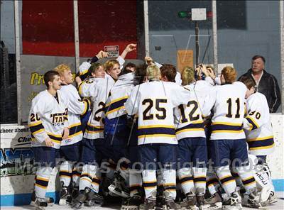 Thumbnail 2 in Webster-Thomas vs Thousand Islands (NYSPHSAA D2 Final) photogallery.