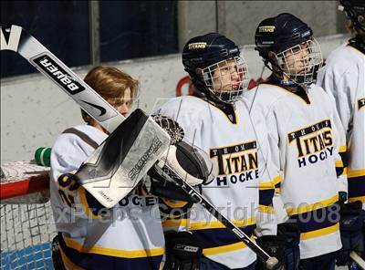 Thumbnail 1 in Webster-Thomas vs Thousand Islands (NYSPHSAA D2 Final) photogallery.
