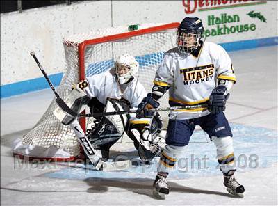 Thumbnail 1 in Webster-Thomas vs Thousand Islands (NYSPHSAA D2 Final) photogallery.