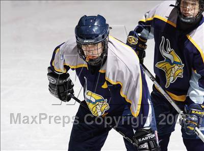 Thumbnail 1 in Webster-Thomas vs Thousand Islands (NYSPHSAA D2 Final) photogallery.