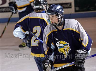 Thumbnail 3 in Webster-Thomas vs Thousand Islands (NYSPHSAA D2 Final) photogallery.