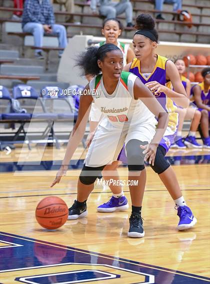 Thumbnail 1 in Houston [Sam] vs Brackenridge photogallery.