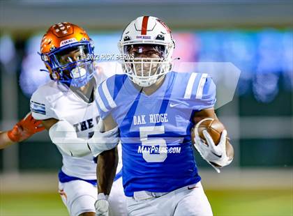 Thumbnail 3 in Oak Ridge vs Grand Oaks photogallery.