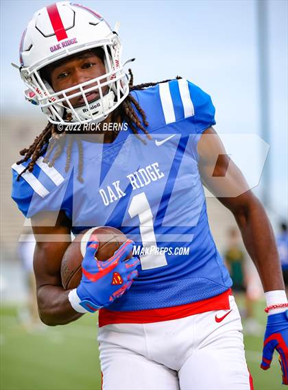 Thumbnail 2 in Oak Ridge vs Grand Oaks photogallery.