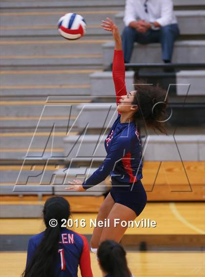 Thumbnail 2 in Allen @ Hebron photogallery.