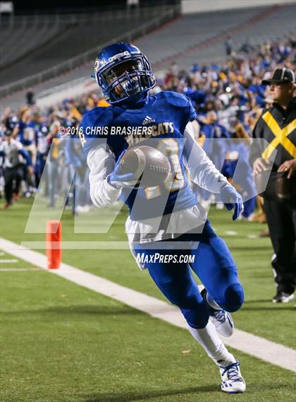 Thumbnail 1 in North Little Rock vs. Fayetteville (AAA 7A Final) photogallery.
