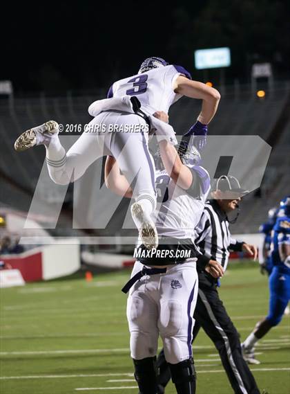 Thumbnail 2 in North Little Rock vs. Fayetteville (AAA 7A Final) photogallery.