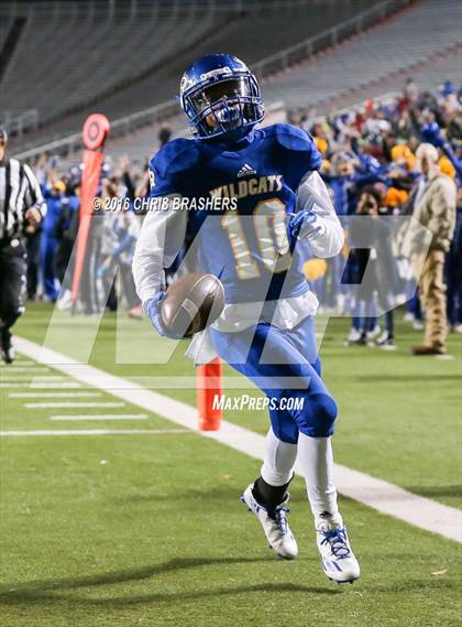 Thumbnail 2 in North Little Rock vs. Fayetteville (AAA 7A Final) photogallery.