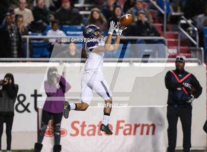 Thumbnail 1 in North Little Rock vs. Fayetteville (AAA 7A Final) photogallery.