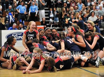 Thumbnail 1 in Corona del Mar vs. Marymount (CIF SS D1A Final) photogallery.