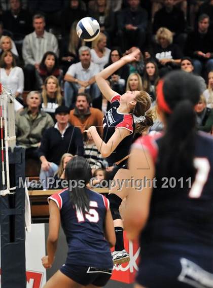 Thumbnail 1 in Corona del Mar vs. Marymount (CIF SS D1A Final) photogallery.