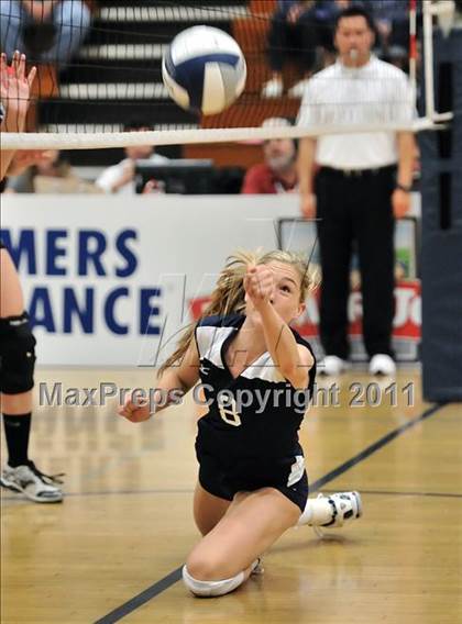 Thumbnail 1 in Corona del Mar vs. Marymount (CIF SS D1A Final) photogallery.