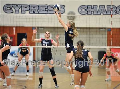 Thumbnail 3 in Corona del Mar vs. Marymount (CIF SS D1A Final) photogallery.