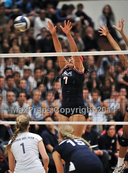 Thumbnail 1 in Corona del Mar vs. Marymount (CIF SS D1A Final) photogallery.