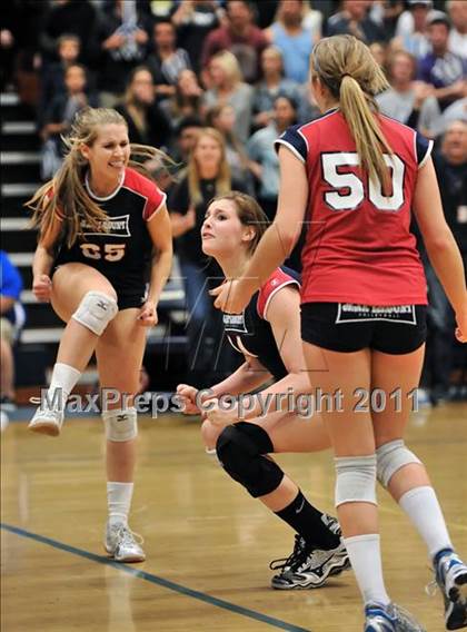 Thumbnail 3 in Corona del Mar vs. Marymount (CIF SS D1A Final) photogallery.